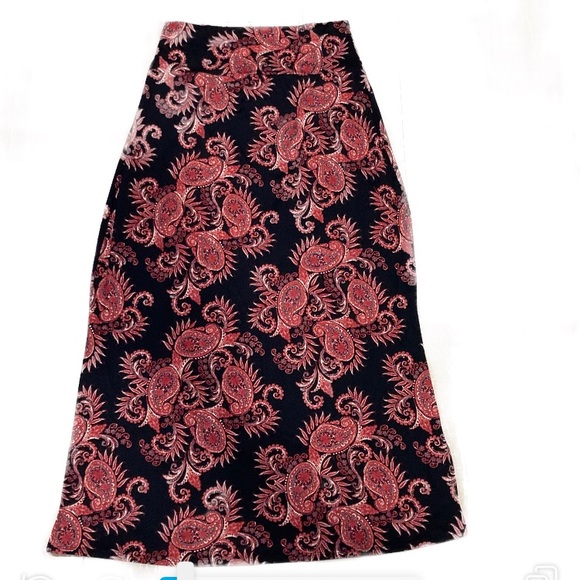 Agnes & Dora Dresses & Skirts - 3 FOR $25 Agnes and Dora Black Red and White Floral Paisley Print Maxi Skirt